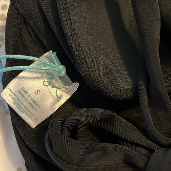 Kona Sol Women's Keyhole Cross Neck Medium Coverage One Piece Swimsuit Size S - Picture 14 of 14